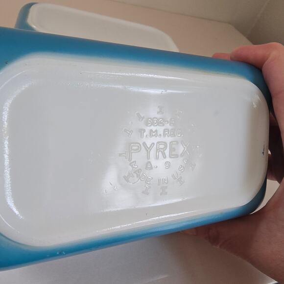 Vintage PYREX Primary Blue Fridge 2 Containers ONE Lid 502-B 40s 50s Mid Century - Picture 10 of 16
